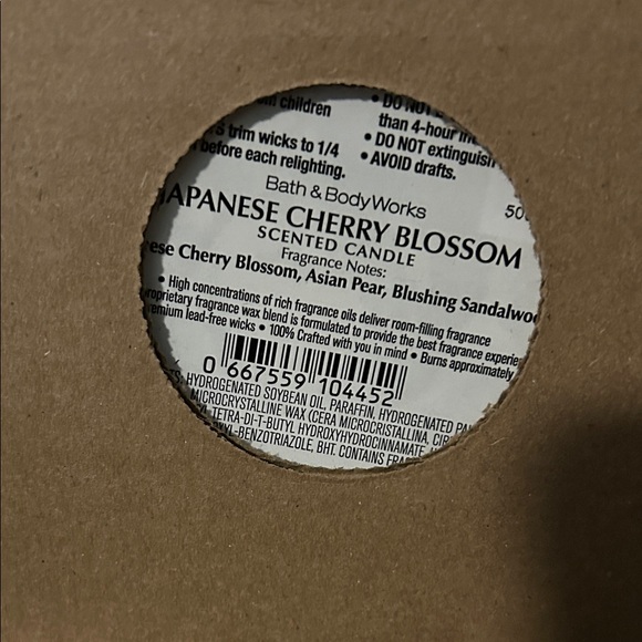 Bath & Body Works Japanese Cherry Blossom Scented Candle - Picture 3 of 4